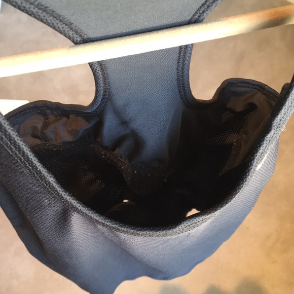 Nike Dri-Fit tank top with built in bra - Picture 5 of 5